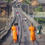 MONKS IN SANGKHLABURI BRIDGE